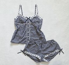 Pajama Set Outfit, Cute Pajama Sets Aesthetic, Gingham Pyjamas, Cute Pyjama Sets, Alyssa Core, Pajama Ideas, Cute Pyjama, Comfy Sleepwear, Pajamas Aesthetic