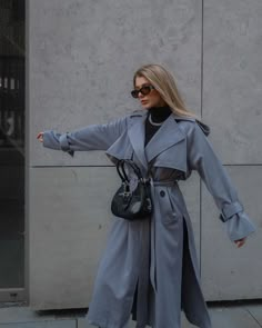 Dark Blue Trench Coat, Summer Outfits For Women, Classy Prom Dresses, Chic Summer Outfits, Modest Dresses Casual, Easy Winter Outfit, Vintage Long Sleeve, Coat Vintage, Outfits For Women