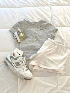 Casual Outfits Summer Comfy, Summer Outfits 2020, Trendy Summer Fits, Trendy Outfit Inspo, Korean Fits, Trendy Outfit Ideas, Lululemon Outfits, Casual Preppy Outfits, Outfit Inspo Casual