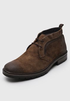 Bota Democrata Camurça CaféBico: RedondoMedidas da peça: 9x30cm (Altura X Circunferência)Características: Possui recortes no cabedal e ponteira escurecidaPeças essenciais para arrematar um look, os calçados versáteis com suas combinações fáceis e estilosas, são os modelos que ficam bem com qualquer tipo de visual e, por isso, são indispensáveis.Sobre a marca: Nascida em 1983, Democrata é referência no setor calçadista masculino, com modelos que aliam bem estar e elegância. A marca foi pioneira n Gentleman Style, Gentleman