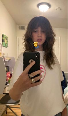 credit: clairo Shoulder Length Shag Haircut Thick Hair, Long Brown Shag Haircut, Victoria Paris Hair, Shaggy Hair With Curtain Bangs, Medium Hair Shag, Medium Length Shag Haircuts With Bangs, Shag Hairstyles Medium Curly, Mullet Wavy Hair, Messy Shag Haircut