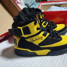 Excellent Used Condition Smoke Free Home Like Brand New In Box Urban Yellow Skate Shoes With Rubber Sole, Yellow Urban Skate Shoes With Rubber Sole, Yellow Leather Skate Shoes With Laces, Yellow Leather Skate Shoes For Skateboarding, Yellow High-top Skate Shoes With Laces, High-top Yellow Skate Shoes For Streetwear, Yellow Leather Skate Shoes, Black And Yellow Sneakers, Yellow High-top Skate Shoes For Streetwear