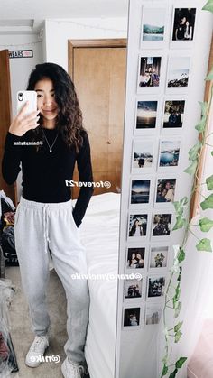 Discover 20+ Sweatpants Outfits That Will Impress Your Crush! Whether you\'re looking for a cozy Sweatpants Outfit or some Outfit Inspo Casual vibes, these looks are a must-have. From Baggy Sweatpants styled effortlessly to Cool Sweatpants Outfit ideas perfect for every season, these populaire outfits will keep you very comfy and stylish. Need a Fit Check for Winter? I\'ve got you covered with chic, styles inspired by Scandinavian Fashion for that minimalist yet trendy touch. ❄️✨ Melanie Locke Outfits, Melanie Locke, Outfit Sweatpants