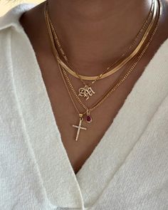 A touch of gold, a hint of sparkle – perfect for everyday wear💫Wearing: Faye Chain - 16” + Old English Initial Necklace + Cody Necklace + Reese Necklace Touch Of Gold, Old English, Everyday Wear, Sparkle, Tattoos