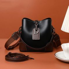 ✨This Week's Special Price $32.99💥💗Genuine Leather Niche Women's Shoulder Bag👜 Women Survivor, Good Motivation, Best Gifts For Her, Chic Handbags, Special Price, Bag Women, Retro Design, Her Style, Shoulder Bag Women