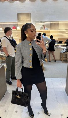 Bougie Classy Outfits, Preppy Classy Outfits Aesthetic, Business Dress Black Women, Semi Causal Outfits Women, White Button Up Under Dress, Simple Cute Work Outfits, Business Suit Black Women, Business Professional Outfits For Women Skirt, Office Girly Outfit