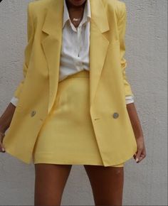 Womens Suit Outfits, Color Blocking Outfits, Stylish Blazer, Outfit Chic, Mode Casual, Outfits Spring, Fashion Weeks, Casual Spring, Spring Style