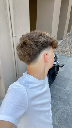 Fringe Down Haircut Men, Midfade Hairstyle Men, Drop Fade Design, Mid Fade Hairstyle, Mid Fade Fringe, Taper Fade Short Hair, Mid Fade Haircut, Taper Fade Curly Hair, Fade Haircut Curly Hair