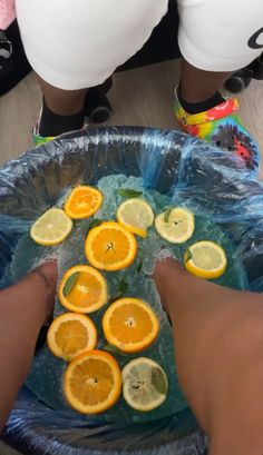 Pedicure Aesthetic Salon, Black Couple Spa Day Aesthetic, Jelly Spa Pedicure Fotos, Spa Weekend Aesthetic, Girly Maintenance, Spa Massage Black Woman, Jelly Pedicure, Luxury Birthday Gifts