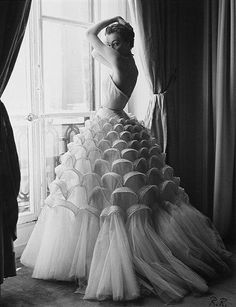 Vintage wedding 1950s Dior Dress, Jean Shrimpton, Vogue Vintage, Glamour Vintage, Dior Dress, Look Retro, Paris Mode, Vintage Fashion Photography, 1950s Style