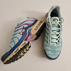 Excellent Condition Only Worn Twice Air Max Women, Nike Green, Nike Womens, Shoes Nike, Green And Purple, Womens Shoes Sneakers, Air Max, Nike Shoes, Nike Women