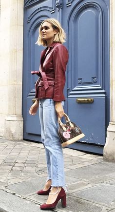 Maroon Leather Jacket, Burgundy Leather Jacket, Looks Jeans, Burgundy Outfit, Burgundy Jacket, Office Casual Outfit, Denim On Denim, Leather Jacket Outfits, Va Va Voom