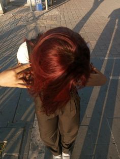 Red Hair Brown Eyes, Cherry Cola Hair, Brown Eyes Aesthetic, Beer Photos, Dark Red Hair