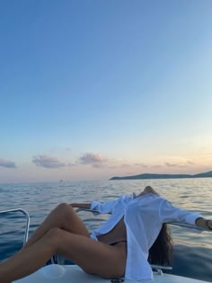 girl on boat Ocean Girl, Samos, Foto Poses, Future Lifestyle, Beach Poses, Summer Feeling, Summer Dream, Summer Photos, Summer Pictures