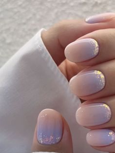 Short Gelish Nails Summer, Short Nail Designs With Glitter, Neutral Dip Nails With Design, Summer Bridesmaid Nails, Short Nail Designs Ombre, Fine Go Cake, Glitter Cuticle Nails, Short Glitter Nails Gel, Neutral Gel Nail Designs