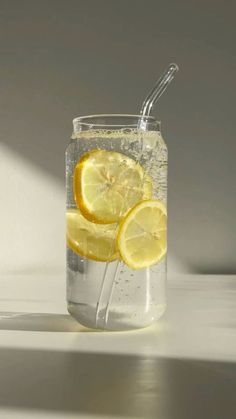 Did you know the benefits of drinking water with lemon? Drinking lemon water offers hydration, boosts vitamin C intake for immune support and skin health, aids digestion, balances body pH, may support weight management, freshens breath, and potentially aids in detoxification. It's a simple addition to your routine that can provide several health benefits, but it's important to remember that it's not a cure-all and should be consumed in moderation as part of a balanced diet.  I also personally like drinking it with a straw, because it's an easier and faster way of getting the water intake. If you want one like this one, check the link in my bio! Water Intake Vision Board, Water Aesthetic Drinking, Drinks Healthy Aesthetic, Water And Vitamins Aesthetic, Water Vision Board Aesthetic, Vision Board Hydrate, Skin Health Aesthetic, Water For Vision Board, Water Healthy Aesthetic