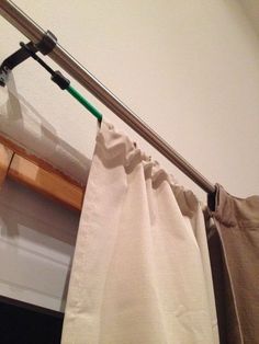 Blackout curtains Tenda Tutorial, Bungee Cords, Bungee Cord, Diy Curtains, Hanging Curtains, Curtain Decor, Curtain Rod, Organizing Your Home, Home Hacks