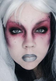 Zombie Makeup Diy Halloween Eye Makeup, Makeup Zombie, Special Fx Makeup, Amazing Halloween Makeup, Chic Makeup, Zombie Makeup, Halloween Zombie, Halloween Eyes