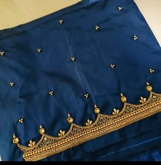 Simple Aariwork Design, Buff Sleeves Blouse Designs, Silk Saree Blouse Designs Patterns, Patch Work Blouse Designs, Blouse Designs High Neck, Fashion Show Dresses, Aari Designs