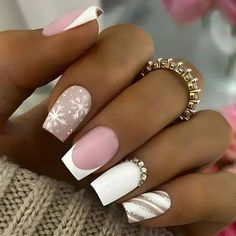 44670609817817 Short Fake Nails, Cute Christmas Nails, Christmas Gel Nails, Easy Nails, Her Nails, Snowflake Nails, Christmas Nails Acrylic, Xmas Nails, Stick On Nails