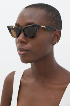 Bottega Veneta Brown BV1101S Marbled Angular Sunglasses Chic Brown Acetate Sunglasses, Bottega Veneta Cat Eye Sunglasses, Bottega Veneta Oval Sunglasses, Brown Acetate Square Frame Sunglasses, Designer Brown Acetate Sunglasses, Aviator Style, Gold Sunglasses, Consignment Shops, Colored Sunglasses