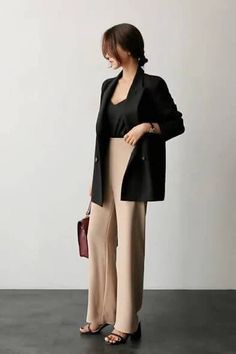 Grey Blazer Outfit Work, Black Blazer Outfit Work, Blazer Outfits For Women Work, Black Jacket Outfit, Black Blazer Style, Blazer Outfit Ideas, Long Black Blazer