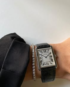 Cartier Tank, Cartier Watch, Old Money Style, Classy Jewelry, Jewelry Lookbook, Old Money Aesthetic, 가을 패션, Dream Jewelry, Jewelry Inspo