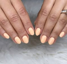 Pastel orange nails Cream Orange Nails, Dusty Orange Nails, Pale Orange Nails, Simple Orange Nails, Pastel Orange Nails, Light Orange Nails, Preppy Nails, Makeup And Hairstyles, Peach Nails