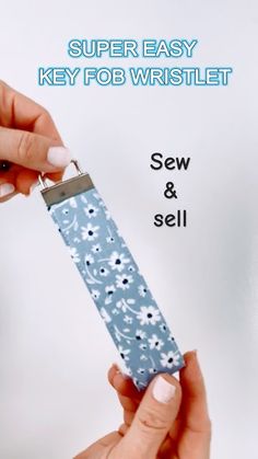 Keychain Wallet Pattern Free, Wrist Strap Keychain, How To Sew A Keychain, Sewing Key Fob, Quilted Key Fobs, Fabric Key Chain, Key Fob Sewing Pattern, Diy Wristlet Keychain, Sewing Keychain