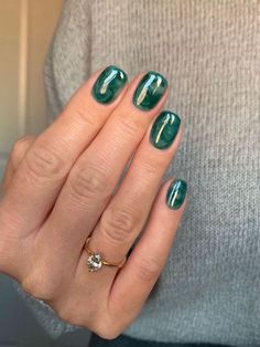 Best emerald green nails! Sharing the most gorgeous emerald green nail designs and ideas to elevate your beauty look! Nails Inspo Aesthetic, Emerald Green Nails, Emerald Nails, Inspiration Nails, Dark Green Nails, Glitter Manicure, Green Nail Designs, Green Nail