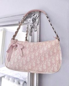 Dior Purse, Dior Girl, Luxury Bags Collection, Aesthetic Bags, Pastel Outfit, Girly Bags, Luxury Purses, Fancy Bags