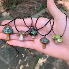 Fairy Grunge Gifts, How To Make Pendant Necklace, Goblincore Necklaces, Gremlincore Jewelry, Forestcore Jewelry, Goblincore Accessories, Clay Necklace Ideas, Schmuck Aesthetic, Mushroom Necklaces