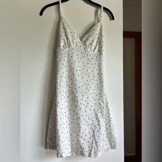 Never Worn Summer Dress Backless Sleeveless Polka Dot Mini Dress For Brunch, Dots Fashion, Fancy Fits, Backless Dress Summer, Dress Backless, Paris Outfits, Dot Dress, Gorgeous Dresses, Summer Dress