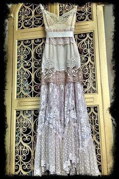 Cool boho lace slip dress Detail Couture, K Fashion, Mode Boho, Vintage Slips, Bohol, Skirt Maxi, Dreamy Dress, Vestidos Vintage, Moda Vintage