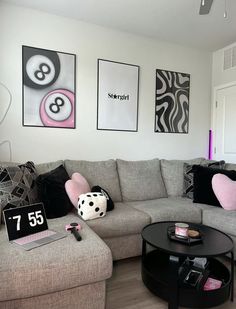 Red Apartment Decor, Girl Apartment Decor, Dorm Room Styles, Modern Apartment Living Room, Modern Apartment Decor, Apartment Decorating Living, Girly Apartment Decor, First Apartment Decorating, Classy Bedroom