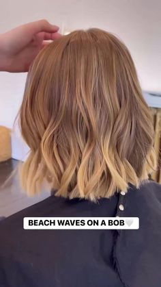 Look at that technique! 👏 @sarahbrawleyhair shows us how to beach wave on a bob with classic curl tong 🌊 #beachywaves #shorthair #shorthairstyling... | By ghd Beach Waves On Bob Hair, Beach Wave Curler, Short Beach Waves, Beach Wave Perm, Beach Waves For Short Hair, Perfect Beach Waves, Wave Perm, Vintage Hairstyles Tutorial