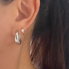 These tiny small diamond cubic huggie hoops are made of white gold plated on copper with princess cut cubic zirconia. They are dainty earrings which hug your earlobe beautifully and elegantly. Minimalist's must have item.*Gold finish is available in our other listingMaterial: white gold plated on copper Measurement: Outer hoop diameter :13mm, Inner hoop diameter: 9mm ♡ Have any questions or need advice on your order? Feel free to contact us. We are fast to reply. ♡ All orders are going out next Diamond Princess, Silver Jewelry Earrings, Prom Jewelry, Jewelry Accessories Ideas, Jewelry Lookbook, Stacked Jewelry, White Gold Earrings, Girly Jewelry, Small Earrings