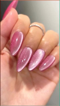 Elevate your looks with the hottest trend: chrome nails for fall. We'll explore ten versatile chrome shades like purple and brown that are perfect for the season. #chromenailideas Light Pink Holographic Nails, Magnetic Nails Pink, Pink Crome Nails Ideas, Pink Nail Art Designs Glitter, Glitter Nail Design Ideas, Trendy Glitter Nails, Pink Ombre Nails Glitter