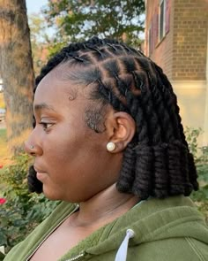 Dreadlocks Bob Hairstyles, Dreads Bob Style, 16 Inch Locs, Loc Bobs For Women, Bob With Locs, Loc Bob Styles Dreads, Twists On Locs, Elegant Loc Styles Black Women, Handmade Locs