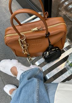 Ing : irisloveunicorns My Style Bags, Fashion Inspiration Board, Bag Obsession, Classy Aesthetic, 1m Followers, Fancy Bags, French Fashion, Luxury Items