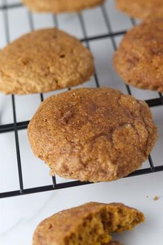 some cookies are cooling on a wire rack