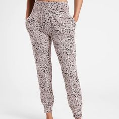 Nwot Athleta Salutation Textured Jogger Size Xs Meadow Decadent Chocolate Pattern Fall 2021 Style, Sold Out Online Cropped Joggers, Decadent Chocolate, Active Wear Pants, Joggers Womens, Active Wear Outfits, Athleta Pants, Pull On Pants, Jogger Pants, Track Pants