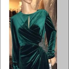 Patra Ltd Evening Green Gown Dress Beautiful Rn 66518 Style Hunter Rn 66518 Size 14 Retail $180 Dressy Floor-length Dinner Dress, Elegant Green Holiday Dress, Formal Long Holiday Dress, Formal Holiday Long Dress, Holiday Dinner Floor-length Dress, Formal Holiday Green Maxi Dress, Glamorous Green Dinner Dresses, Holiday Floor-length Dinner Dress, Elegant Green Holiday Midi Dress