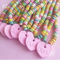 Faux Candy Necklace Chokers with custom message Kawaii Candy, Dibujos Toy Story, Rainbow Choker, Kawaii Necklace, Candy Necklace, Pastel Candy, Personalized Candy, Candy Necklaces, Rainbow Candy