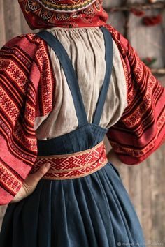 Traditional Russian Clothing, Slavic Dress, Russian Traditional Clothing, Slavic Clothing, Russian Clothing, Folk Clothing, Russian Culture, History Fashion, National Dress