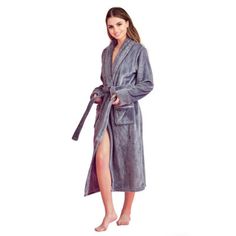 Women’s Comfortable Fleece Bathrobe - Plush Soft Robe. 100% Polyester Plush. This women’s cozy bath robe is made from superior quality, extra-durable polyester lightweight fleece bathrobe fabric. ELEGANT DESIGN: With floor-length size, long sleeves, gorgeous robe for wome. This extra plush bathrobe comes with 2 extra-large front pockets, adding versatility and functionality to the elegant design. Whether for your smartphone, remote control or other essentials. GIFT IDEA: Order this top quality p Womens Robe, Cozy Bath, Robe Sleepwear, Bath Robes For Women, Soft Robes, Silver Shorts, Wishlist Ideas, Lady L, Satin Kimono