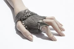 ann demeulemeester #silver #hand #jewelry Yennefer Of Vengerberg, Cersei Lannister, Arya Stark, Red Queen, Ann Demeulemeester, Camp Half Blood, Chain Mail, Throne Of Glass, Persona 5