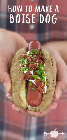 a person holding a hot dog with toppings in their hands and the words how to make a boise d'oeug