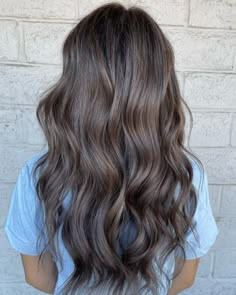 Long Ashy Mushroom Hair with Brown Midshaft Hair Color Ideas 2023 Trends, Light Ashy Brown Hair, Hair Color Ideas 2023, Mushroom Brown Hair Color, Beautiful Hair Color Ideas, New Hair Color Ideas, Ash Brown Hair Balayage, Mushroom Brown Hair