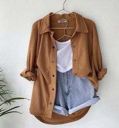 Casual Summer Outfits For Women 20s Classy, Casual Outfits For San Francisco, Fashion Inspo Outfits For Moms, Classic Casual Dresses For Women, Fall Shorts Outfit Casual, Boho Suits Women, Women’s Beach Fashion, Cute Simple Date Outfits Summer, Summer Brunch Date Outfit